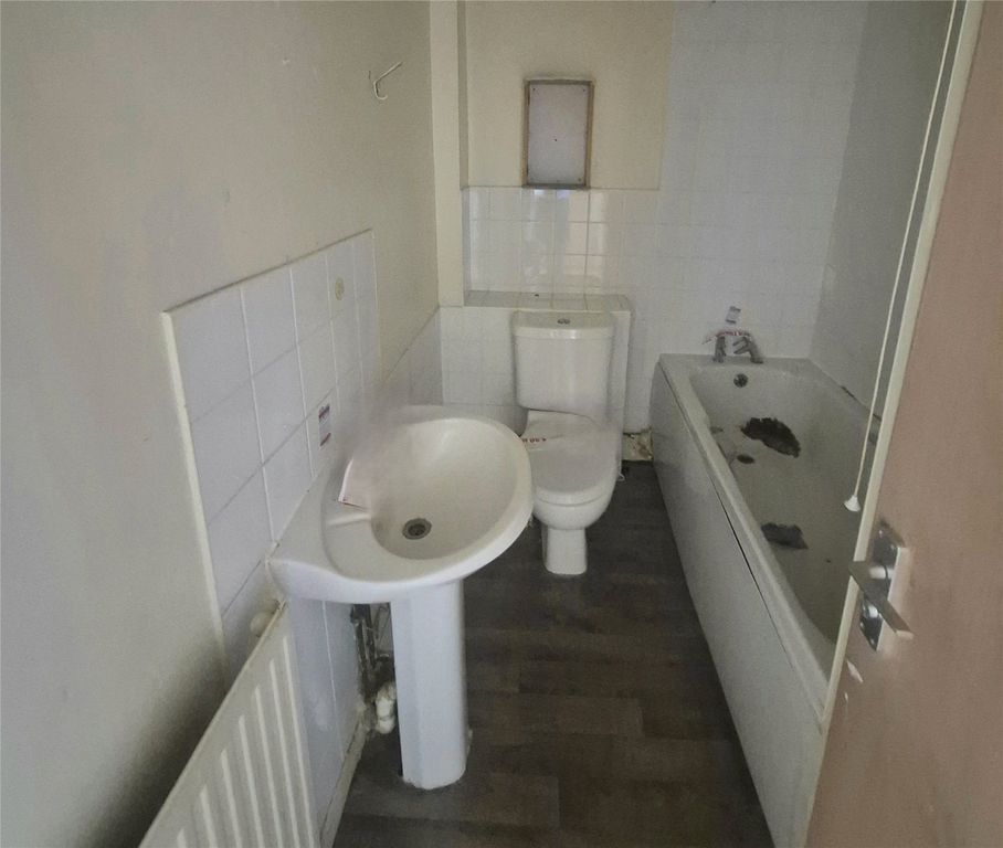 Property photo 3 of 4 Picture No. 11