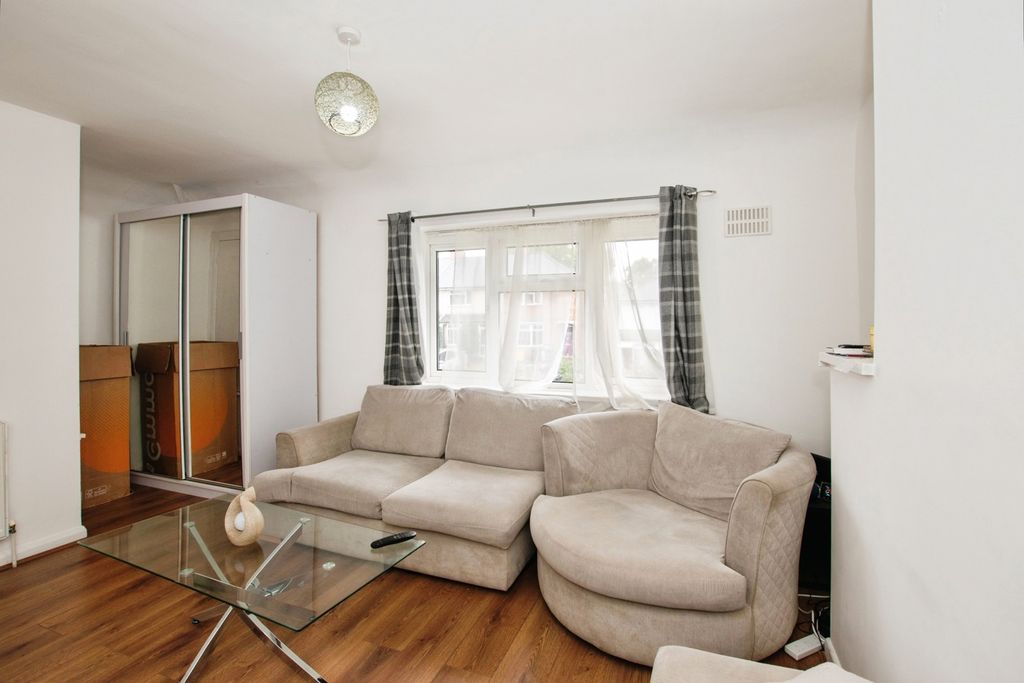 Property photo 2 of 16 Photo