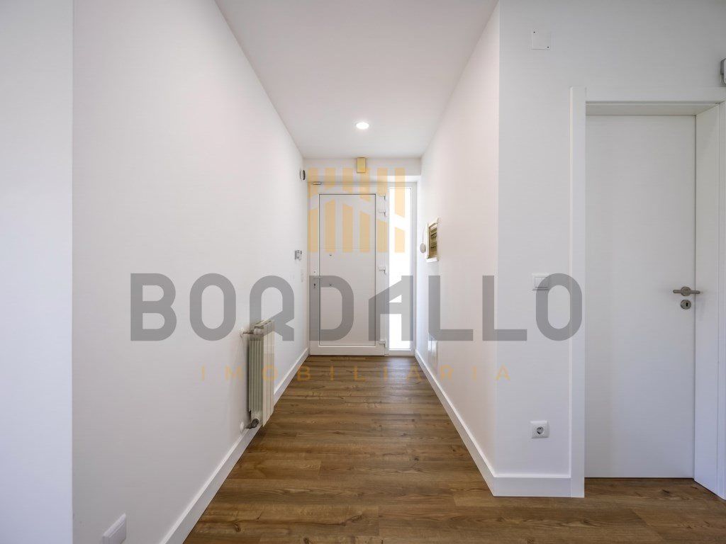 Property photo 2 of 46