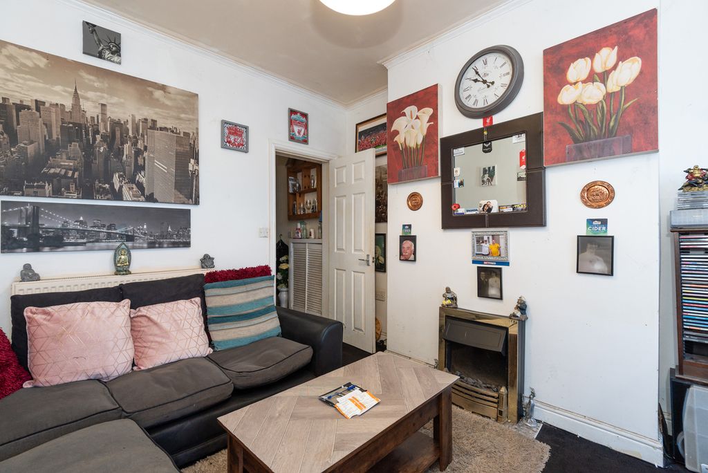 Property photo 3 of 28