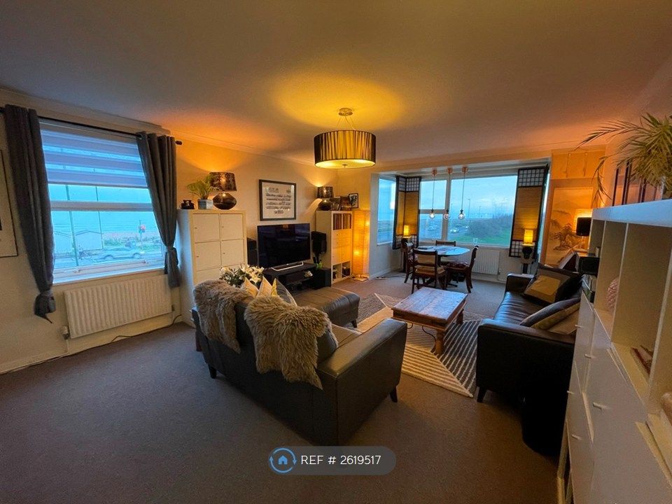 Property photo 1 of 13 Lounge 1