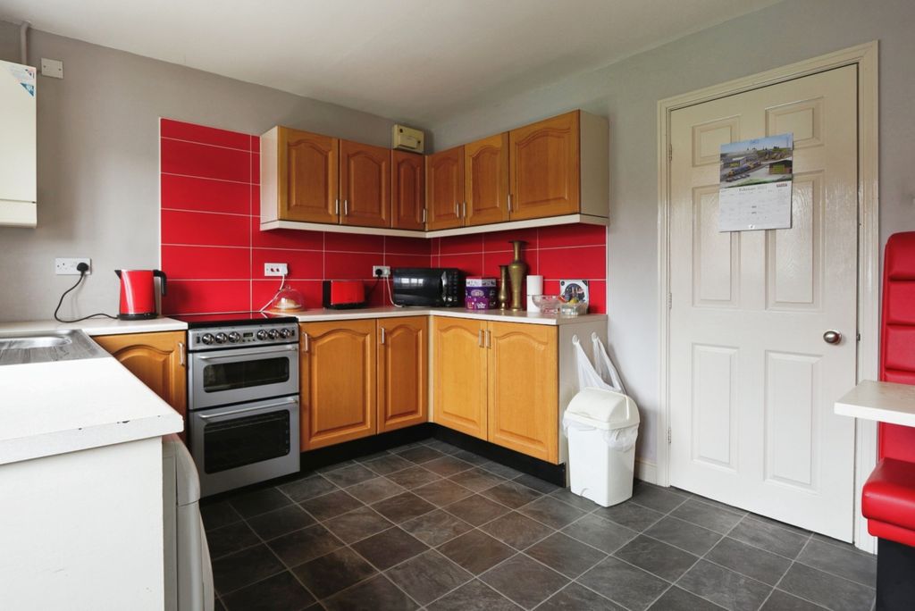 Property photo 3 of 14 3943227