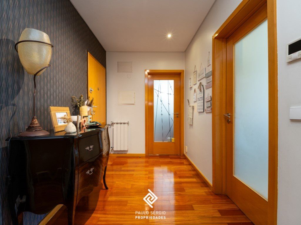 Property photo 1 of 21 Excellent 3-Bedroom Apartment In Espinho | Close To The Beach And Train Station