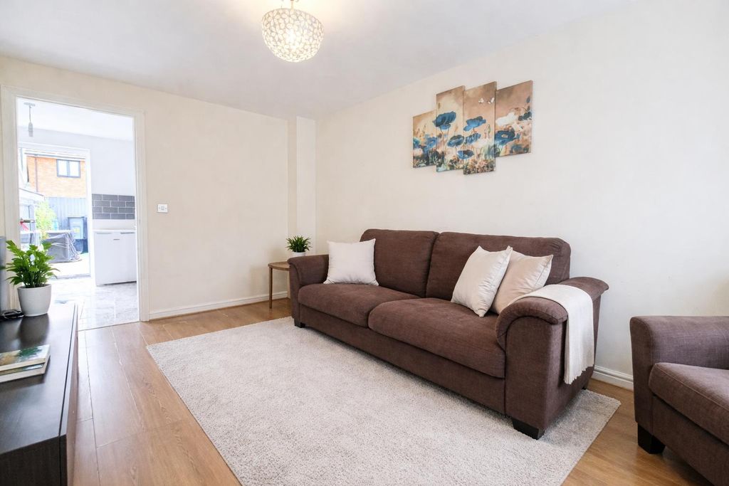 Property photo 3 of 8 File_00000000626071Fdb661541d8Aeb6Afb.Png