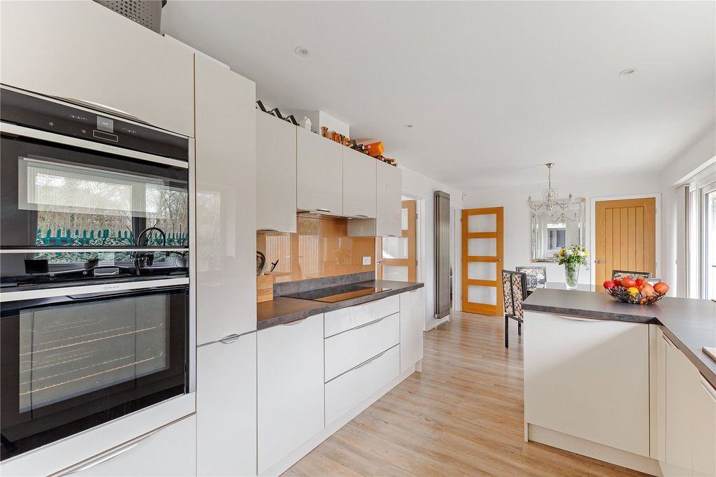 Property photo 2 of 18 Kitchen