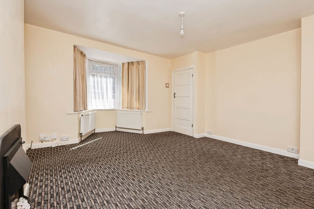 Property photo 2 of 17 Pbox-Img.Jpg