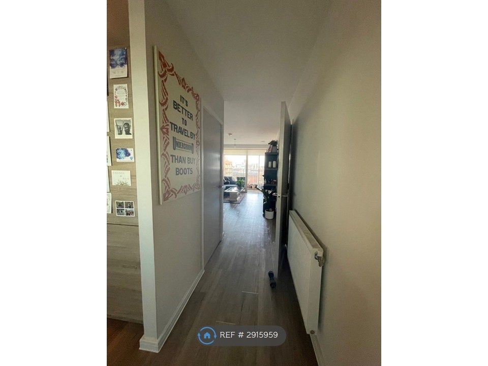 Property photo 3 of 10 Entry Walkway