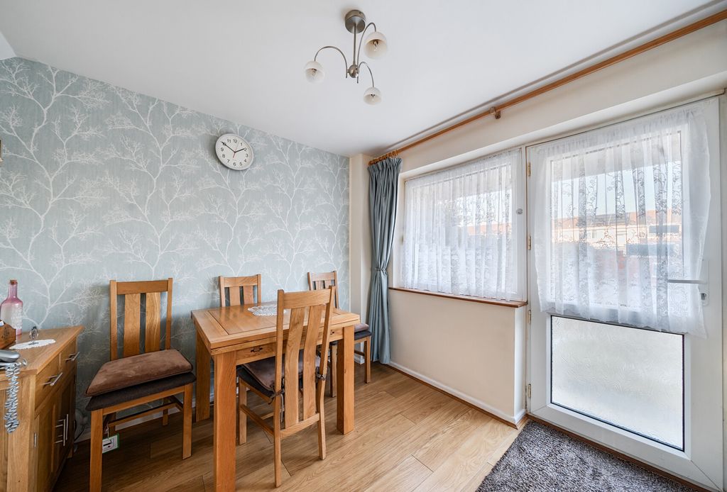 Property photo 3 of 13 1381482-22-69207d...