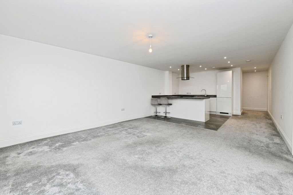 Property photo 2 of 20 Pbox-Img.Jpg