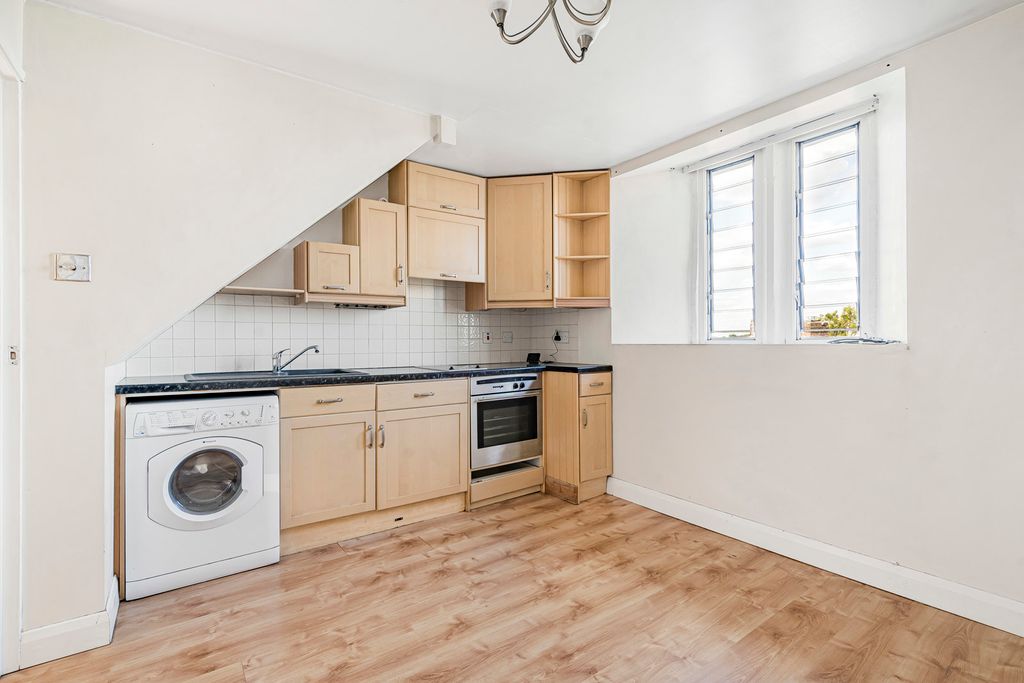 Property photo 2 of 14 Reception/Kitchen