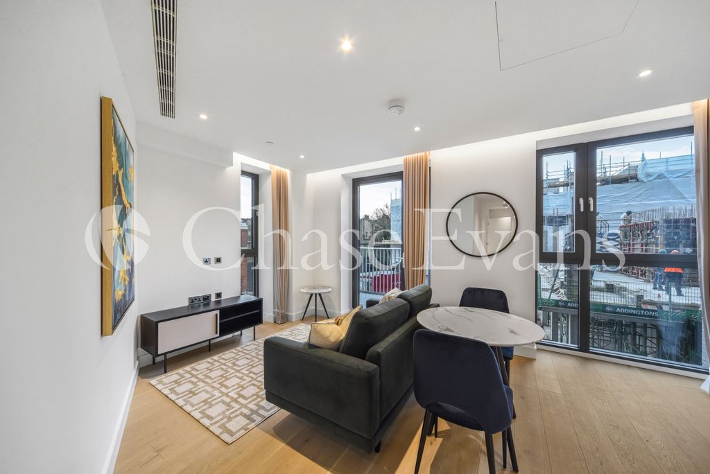 Property photo 3 of 18 Living Room - Dispat