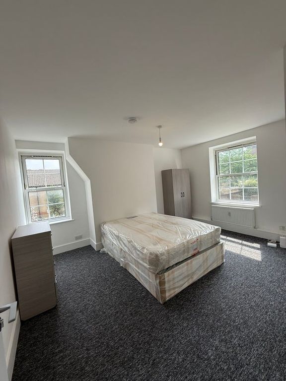 Property photo 1 of 4