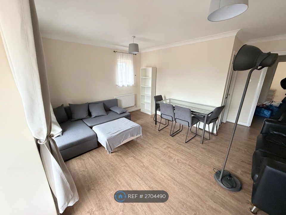 Property photo 3 of 8 Separate Lounge