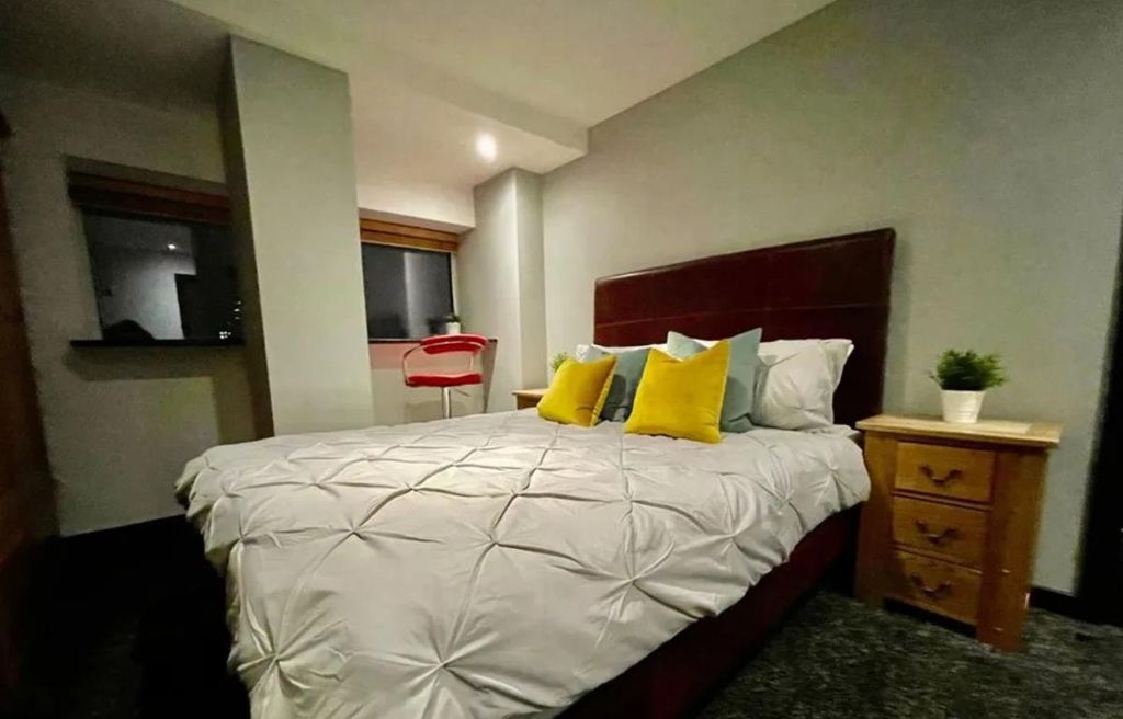 Property photo 1 of 5 Bedroom