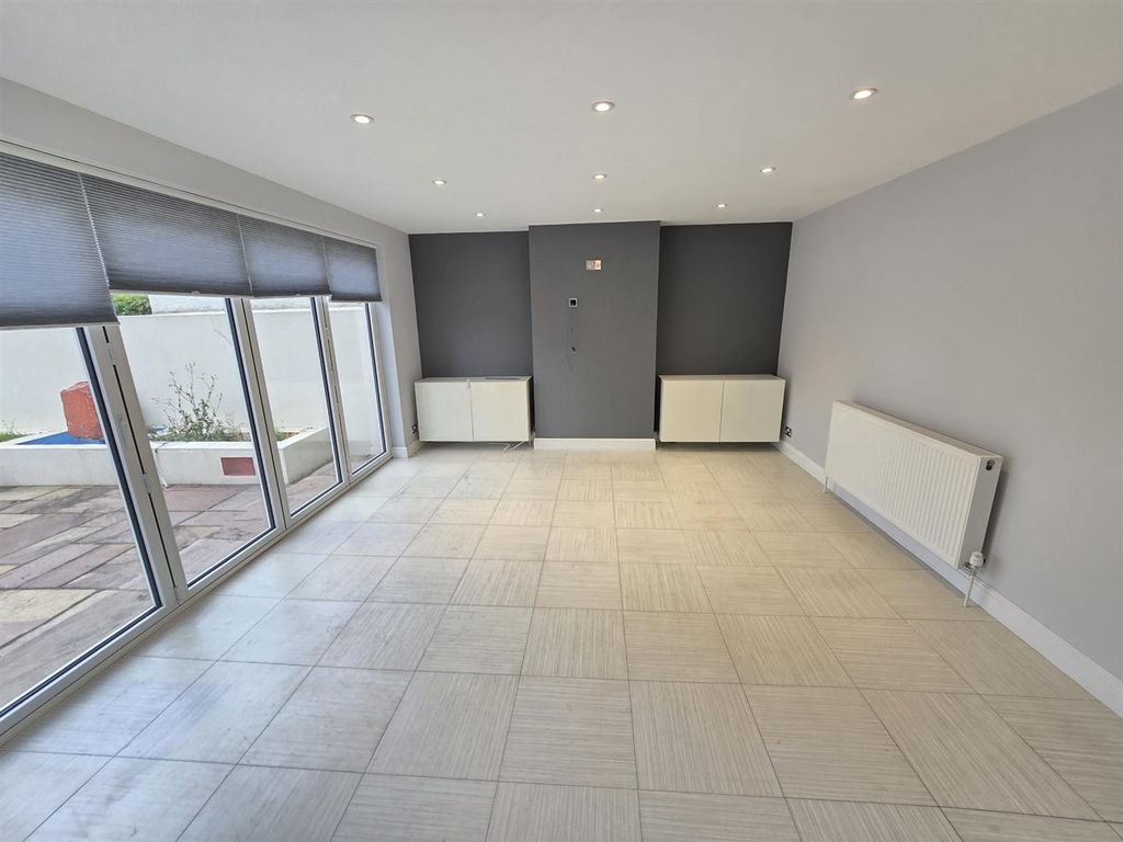 Property photo 3 of 13 Whatsapp Image 2025-10-10 At 4.34.05 Pm (2).Jpeg