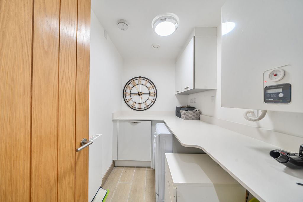 Additional image 11 of 2 bed flat for saleMaritime Walk, Southampton SO14