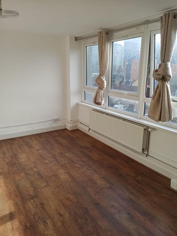 Property photo 1 of 8 2 Bedroom Flat To Rent In M3
