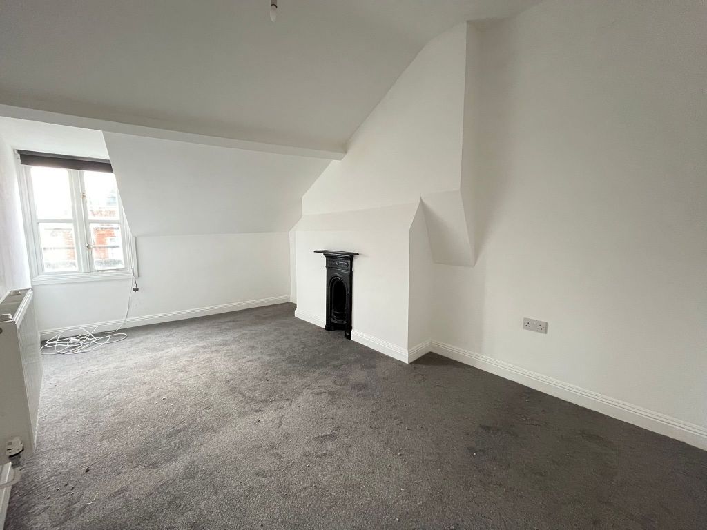 Property photo 1 of 5 8c Albert - Front 1