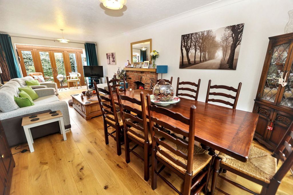 Property photo 3 of 24