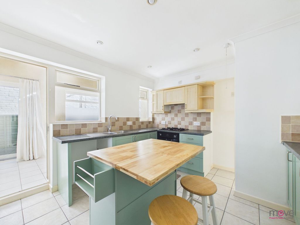 Property photo 3 of 23