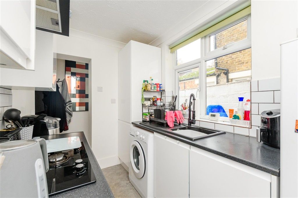 Property photo 1 of 7 Kitchen