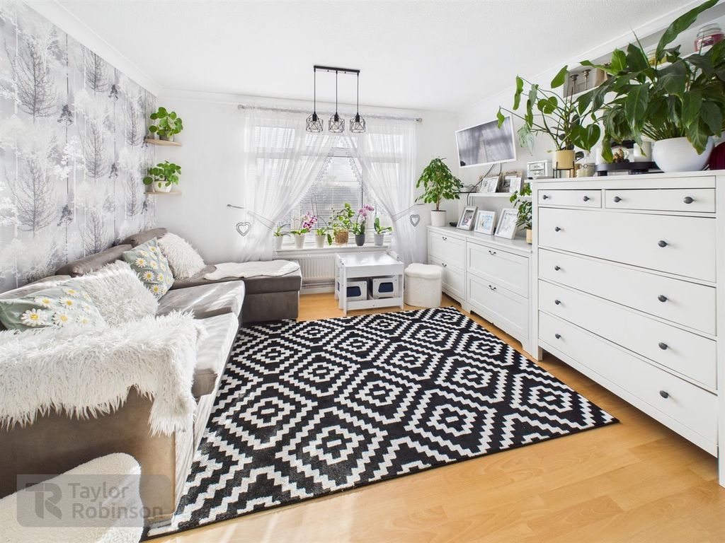 Property photo 2 of 9 Cam02600G0-Pr0597-Still004.Jpg