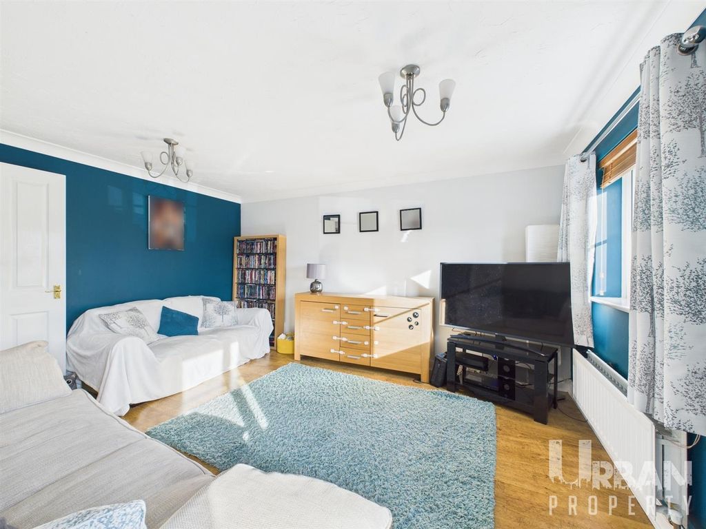 Property photo 3 of 17 Cam03038G0-Pr0139-Still007.Jpg