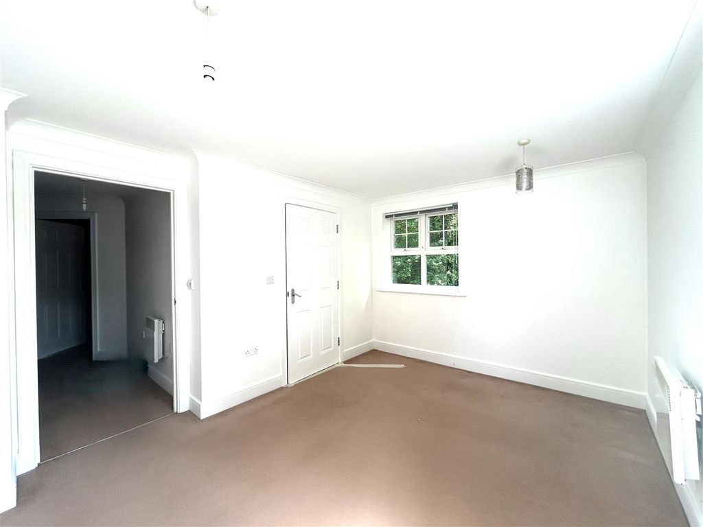 Property photo 3 of 11 Image