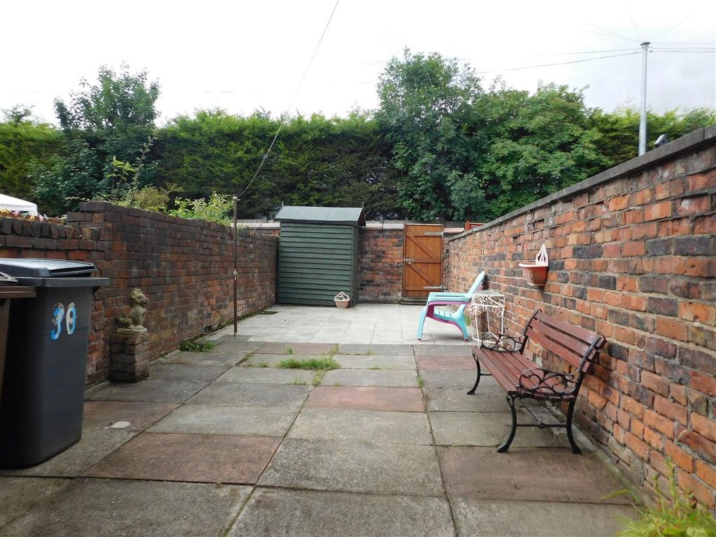 Property photo 2 of 13 Yard