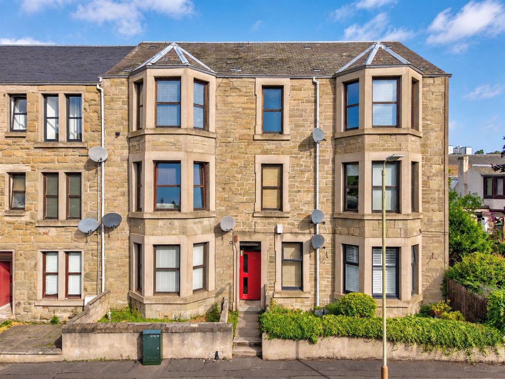 Property photo 2 of 12 1R 23 Wellgrove Street Dundee-2.Jpg