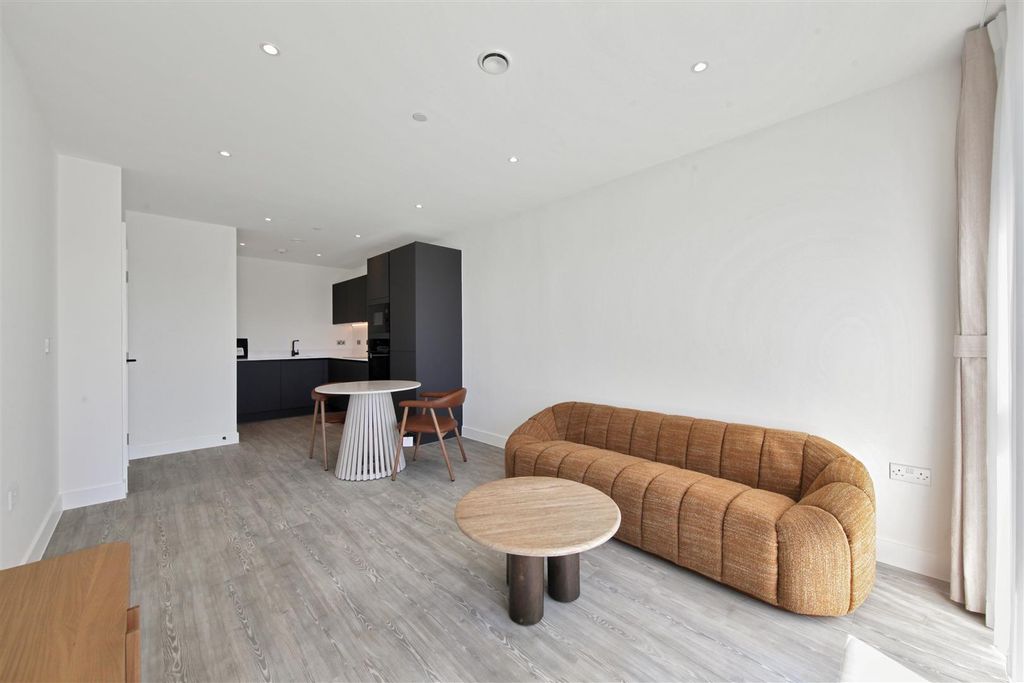 Property photo 2 of 13 Flat 15, Colmar House - Nlaevsefqzgvb3Xepxlg.Jpg