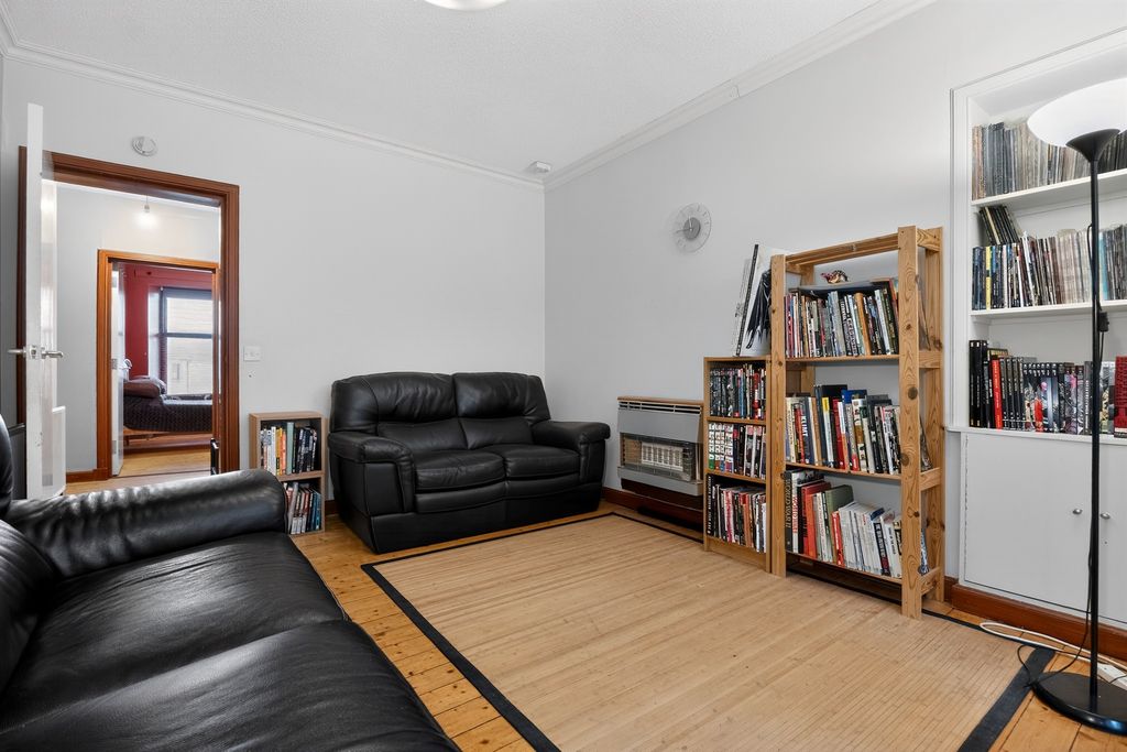 Property photo 3 of 11