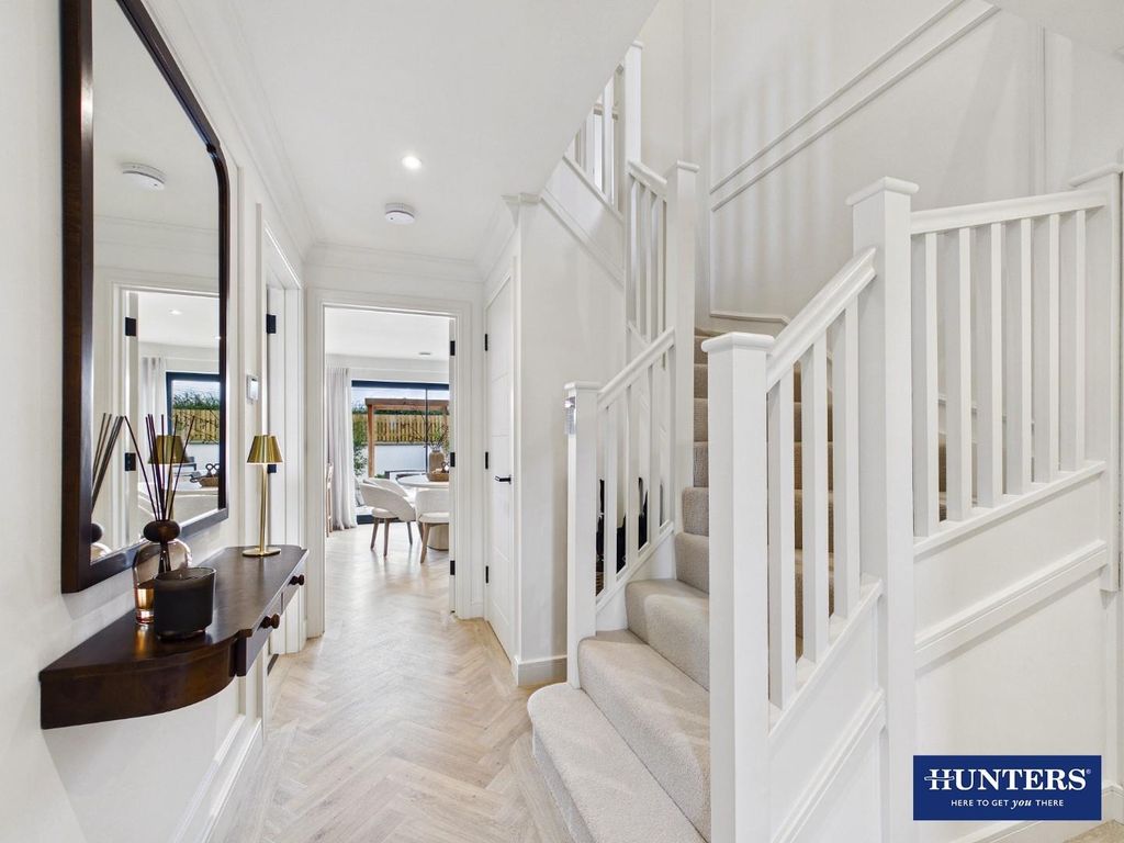 Property photo 2 of 26 Entrance Hall
