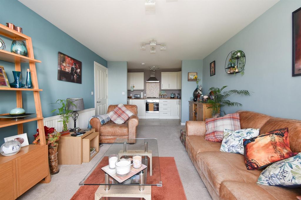 Property photo 1 of 16 Living Room