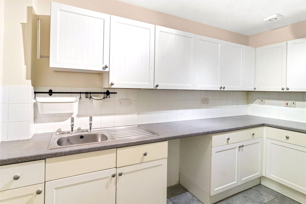 Property photo 3 of 12 3 - Picture No. 13