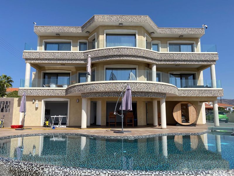 Property photo 1 of 23 Villa And Heated...