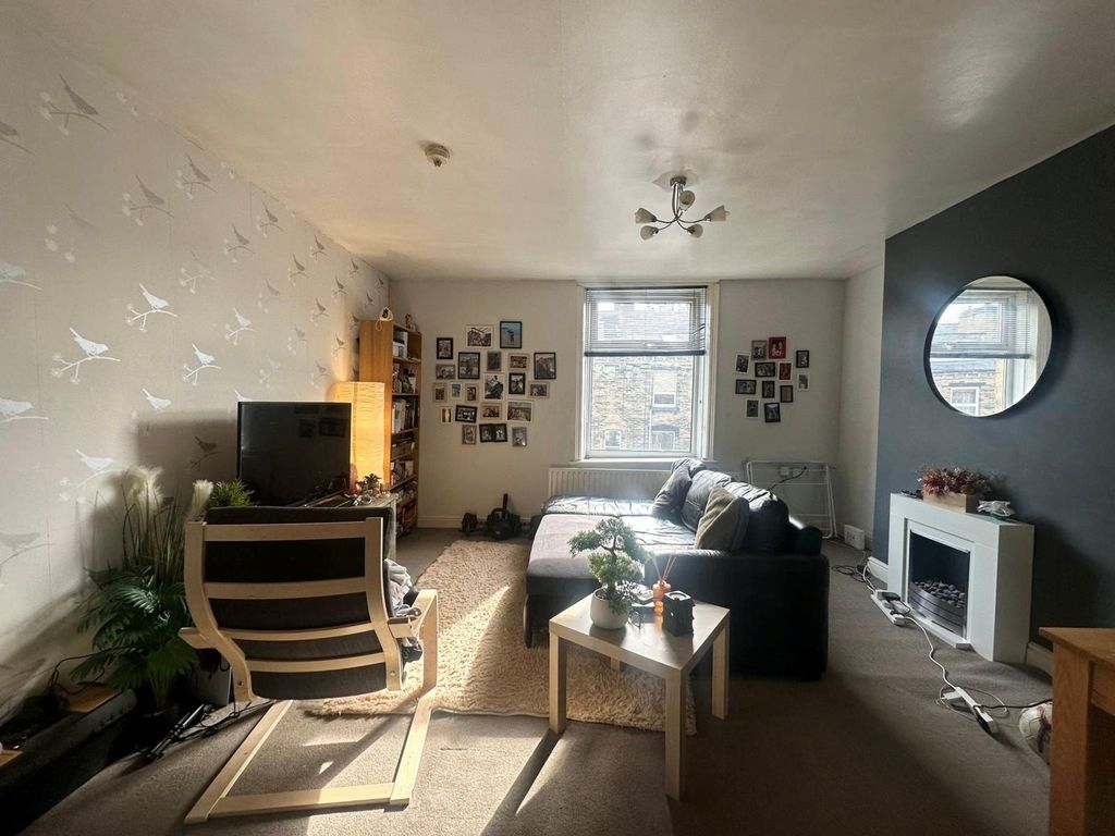 Property photo 2 of 7 Picture No. 22