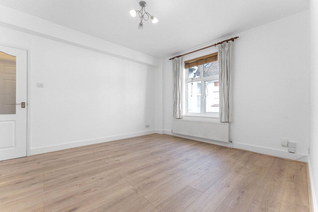 Property photo 3 of 8 Picture No. 03