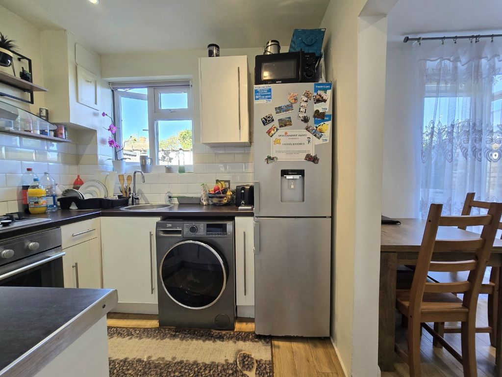 Property photo 2 of 21 4498493
