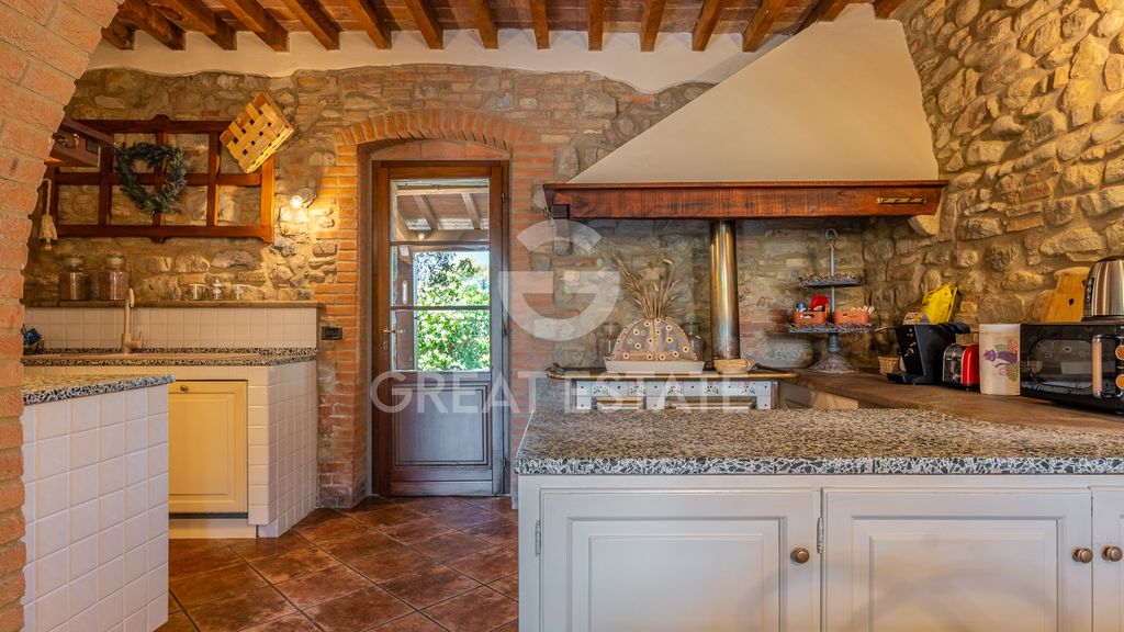 Property photo 2 of 47 Interiors