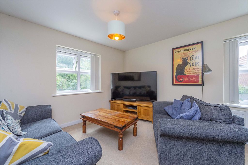 Property photo 2 of 25 Picture No. 51