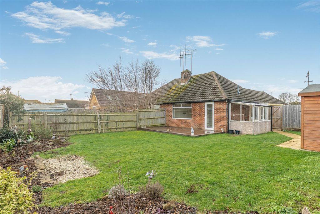 Property photo 1 of 12 83 St Anne's Road, Banbury-15.Jpg