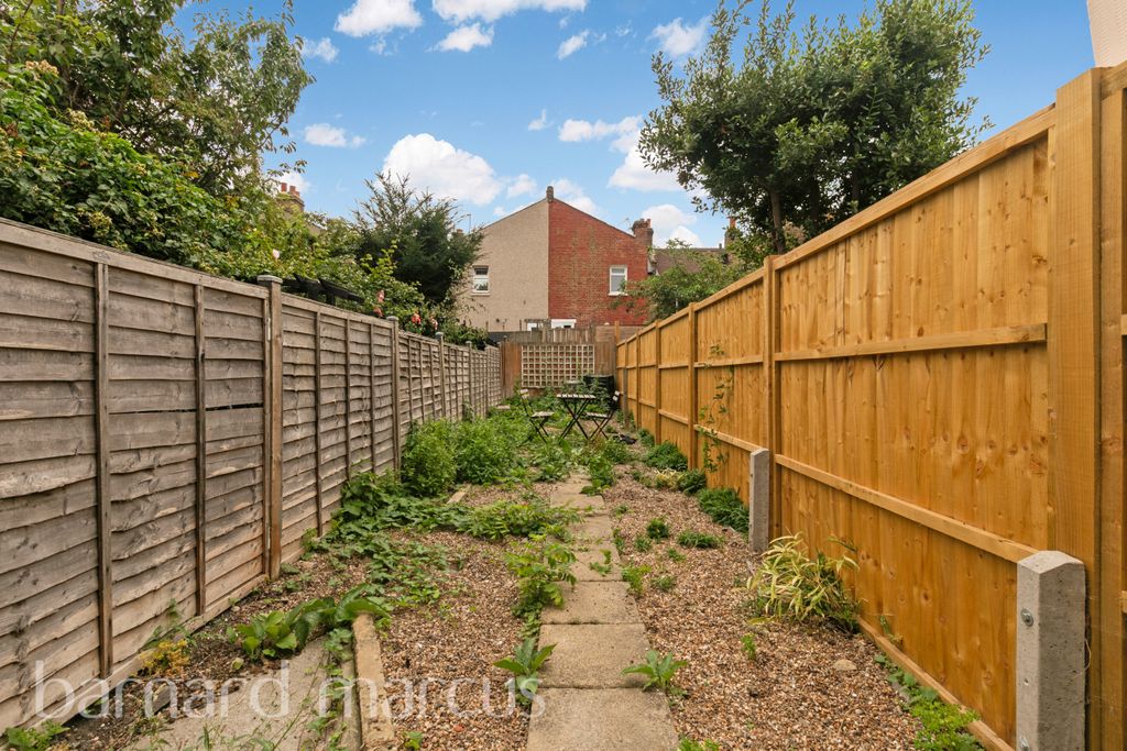 Property photo 2 of 8 Image
