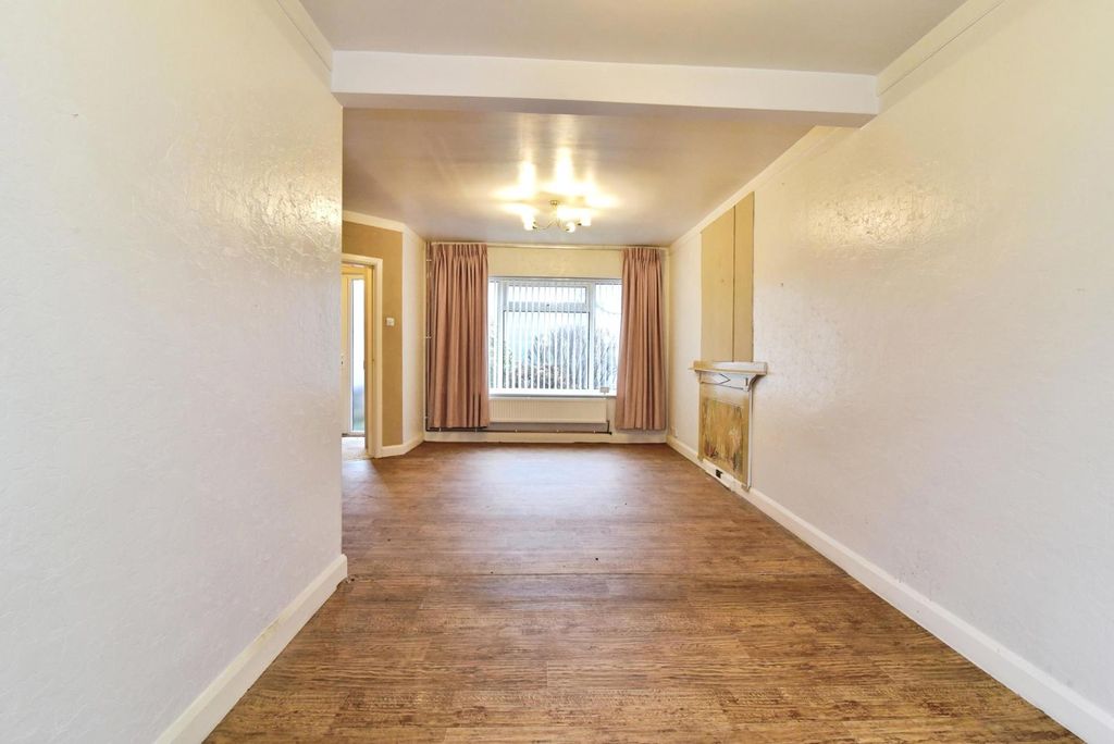 Property photo 3 of 10 Pbox-Img.Jpg