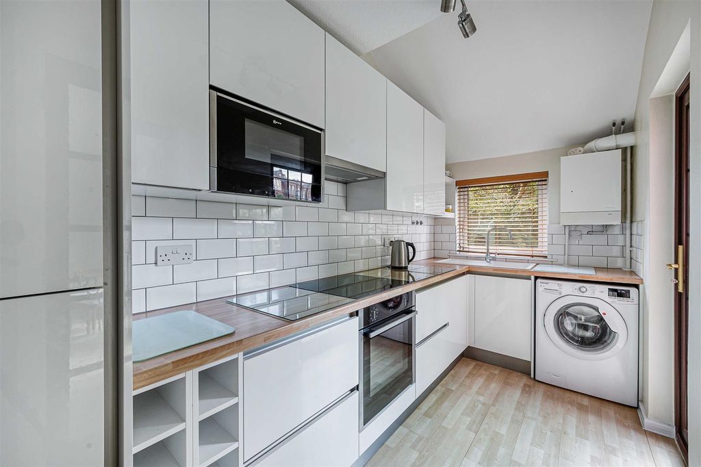 Property photo 2 of 9