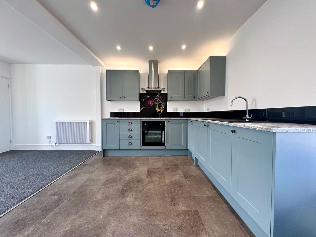 Property photo 2 of 11 2