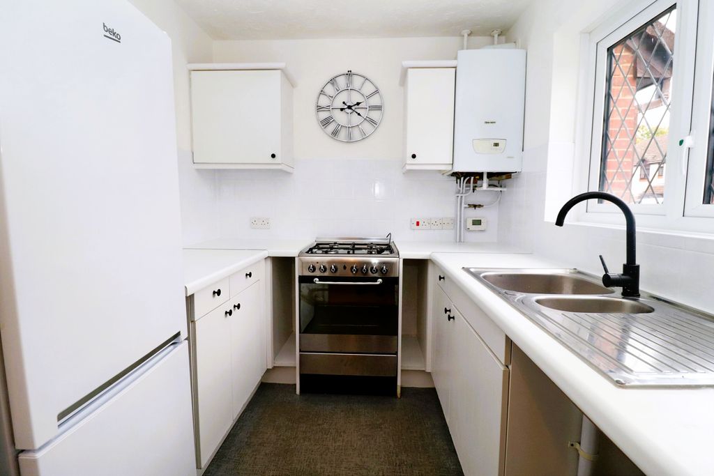 Property photo 2 of 8 1