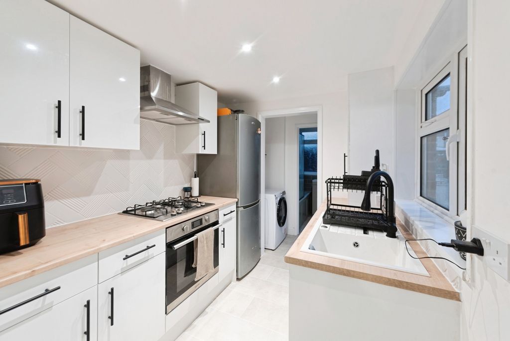 Property photo 2 of 15 Pbox-Img.Jpg