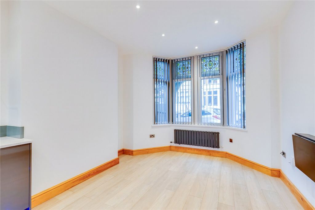 Property photo 3 of 25 Picture No. 11