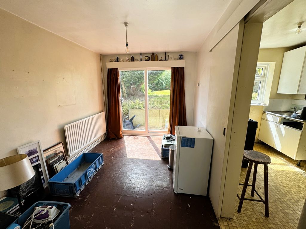 Property photo 3 of 12 Photo 9